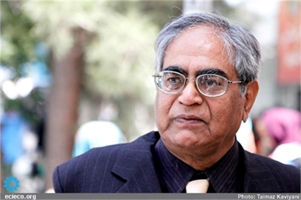 استعمار زبانی در پاکستان/ زبان "انگلیسی" حیات "فارسی" را دشوار کرده است