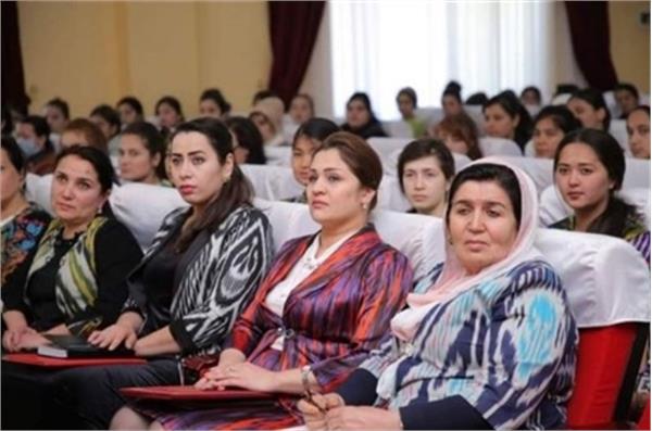 دعوت از بانوان تاجیک جهت استفاده از لباس ملی