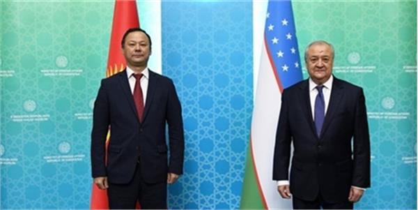 دیدار وزرای خارجه ازبکستان و قرقیزستان در تاشکند